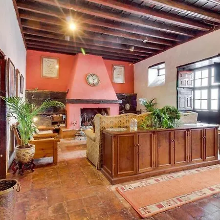 Mansion Canaria Del Siglo Xvii * Tacoronte